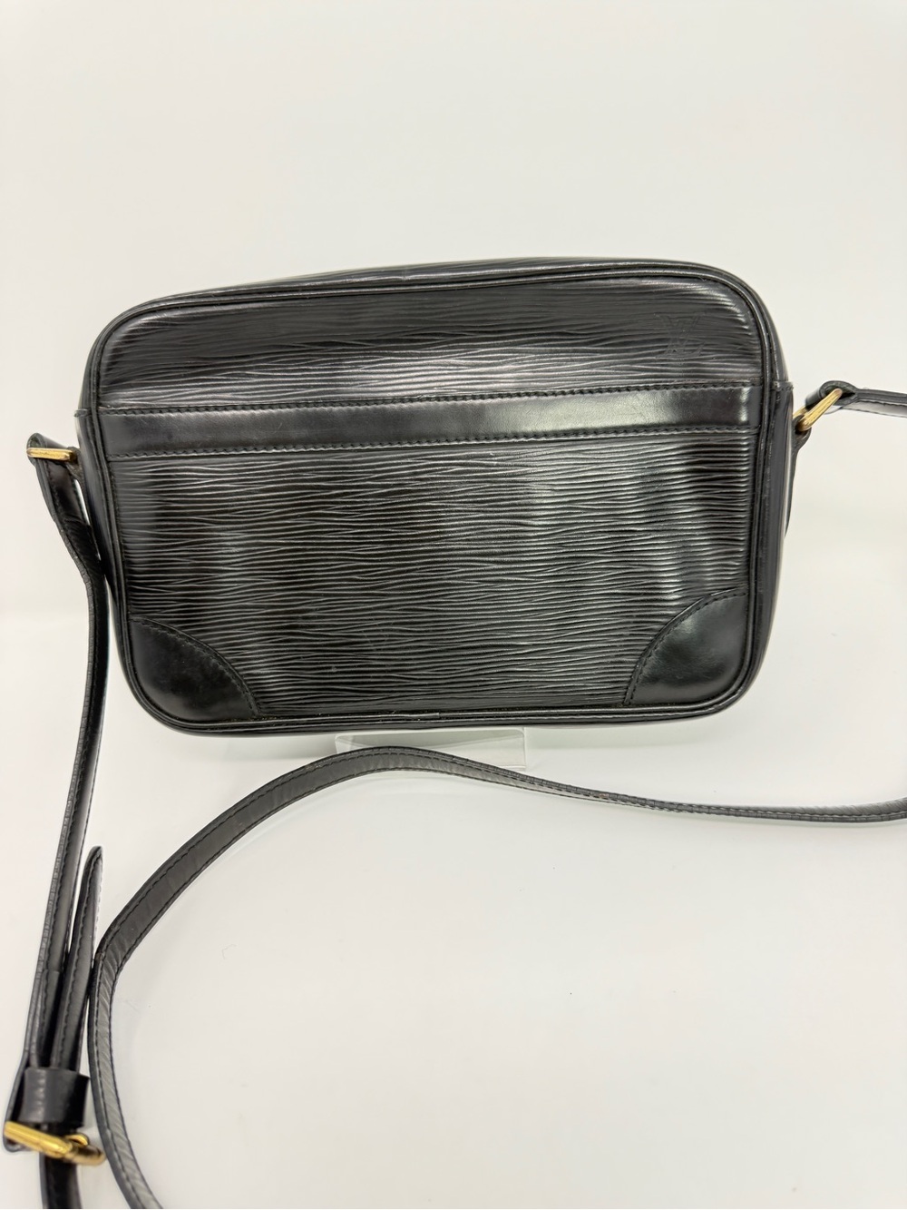 Louis Vuitton Trocadero 24 in Black EPI Leather Crossbody Bag Vintage Authentic - Picture 3 of 16